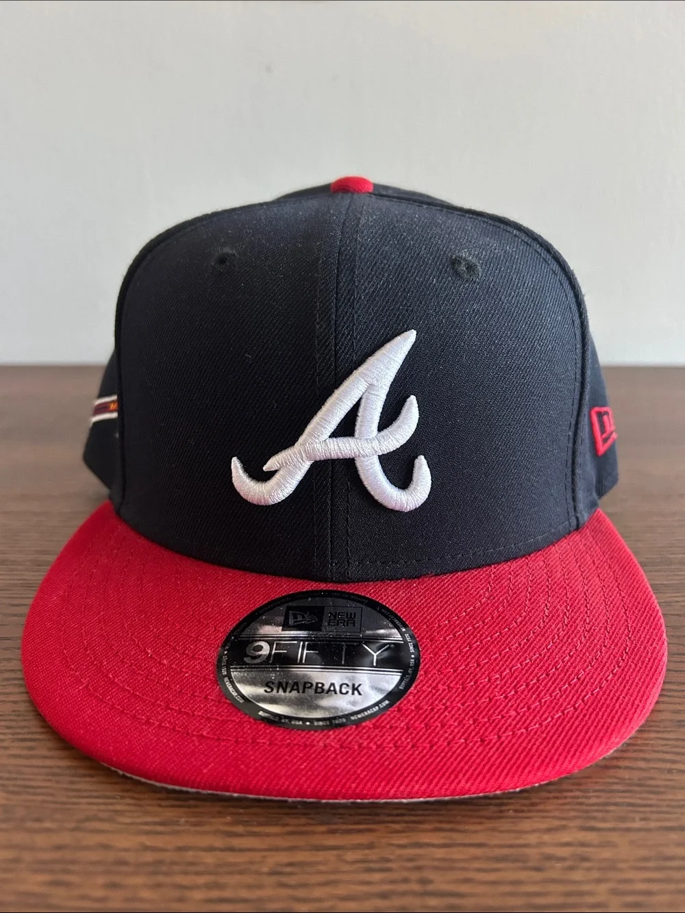 New Era Atlanta Braves Snapback Hat - Black & Red